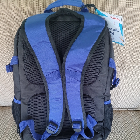New Staples Accordion Backpack - Picture 2 of 7